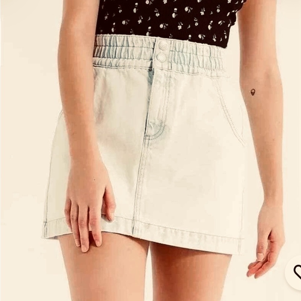 BDG Urban Outfitters Acid Wash Paperbag Mini denim Skirt Size S with pockets